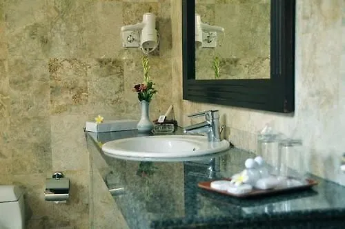 Puri Raja Hotel Legian