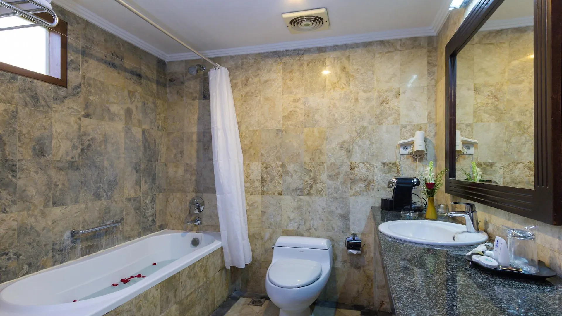 Puri Raja Hotel Legian