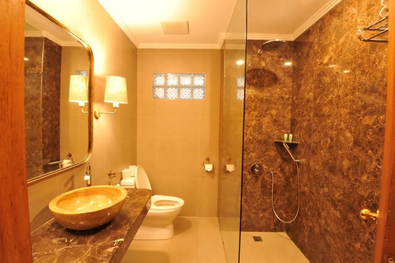 Puri Raja Hotel Legian